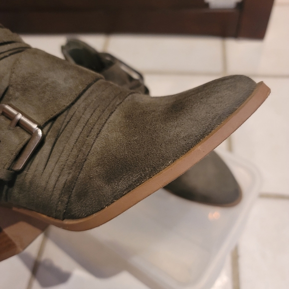 Army green cut-out boots - Picture 9 of 13